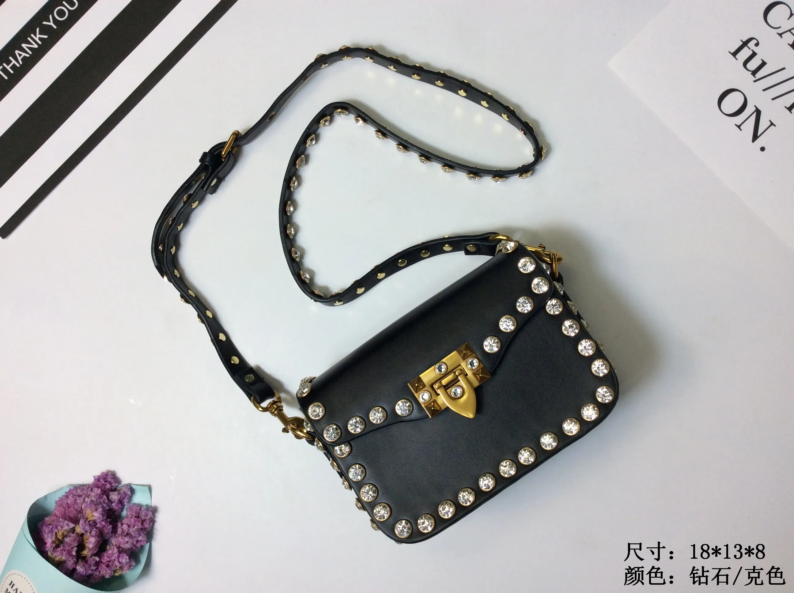 华伦天奴3981钻石黑